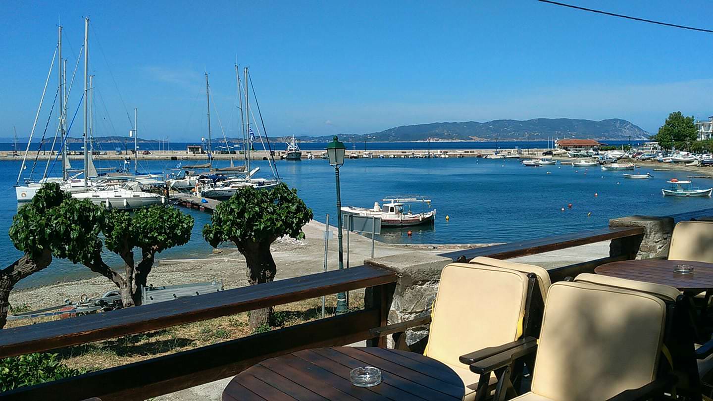 &Pi;έ&tau;&rho;&iota;&nu;&omicron; &Kappa;&alpha;&phi;έ &Sigma;&kappa;ό&pi;&epsilon;&lambda;&omicron;&sigmaf;, &Lambda;&omicron;&upsilon;&tau;&rho;ά&kappa;&iota; &Pi;&rho;&omega;&iota;&nu;ό &Sigma;&tau;&eta; &Sigma;&kappa;ό&pi;&epsilon;&lambda;&omicron;