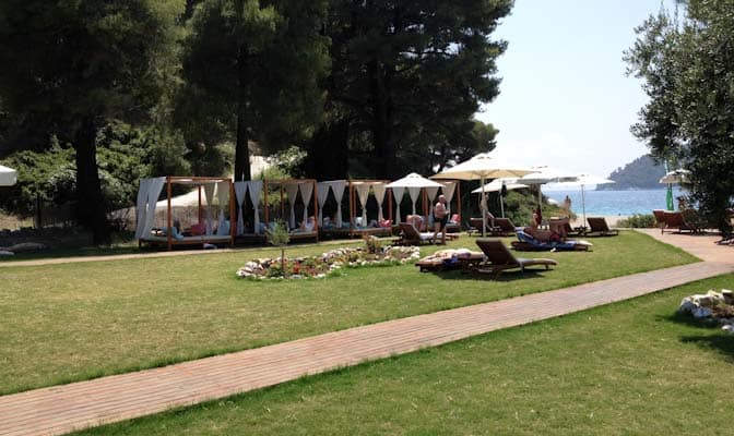 &Kappa;&alpha;&sigma;&tau;ά&nu;&iota; Beach Bar, Mamma Mia, &Pi;&alpha;&rho;&alpha;&lambda;ί&alpha; &Kappa;&alpha;&sigma;&tau;ά&nu;&eta; &Sigma;&tau;&eta; &Sigma;&kappa;ό&pi;&epsilon;&lambda;&omicron;