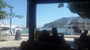 En Plo Cafe