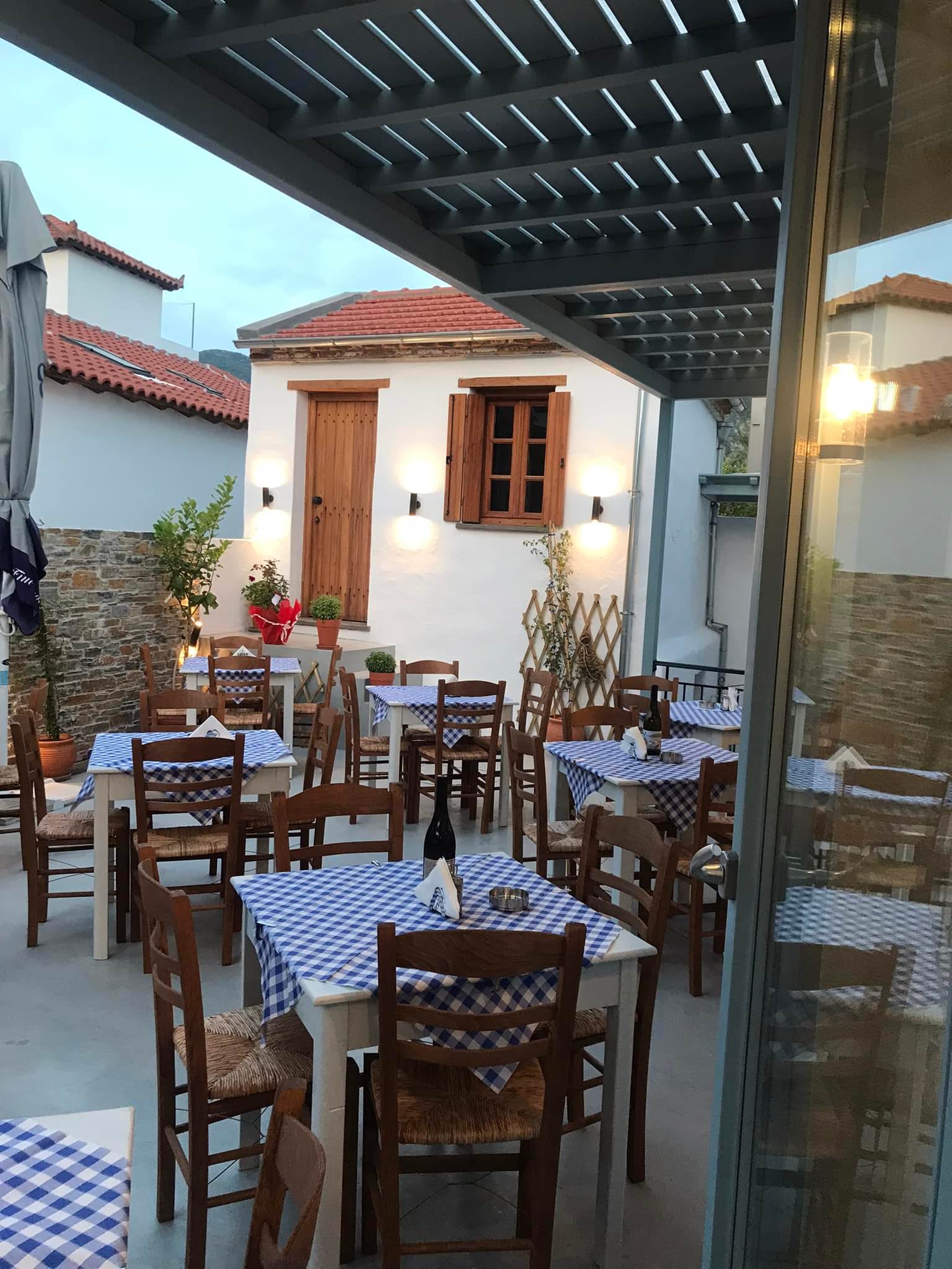 Dougia Cafe- Restaurant