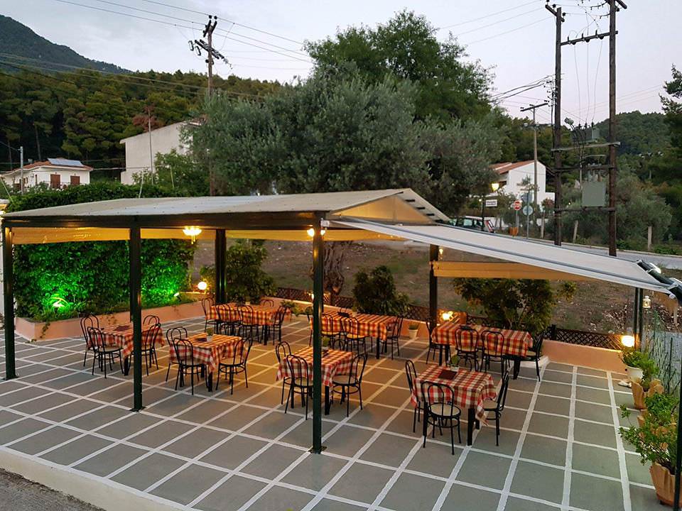 Σουβλάκι στη Σκόπελο, ο Νίκος του Ράλλη Σουβλάκι Στη Σκόπελο, Ο Νίκος Του Ράλλη