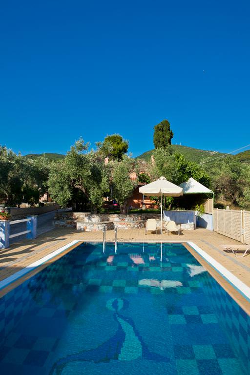 Aretousa Studios & Apartments