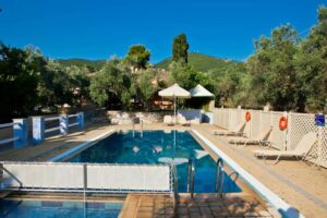 Aretousa Studios & Apartments