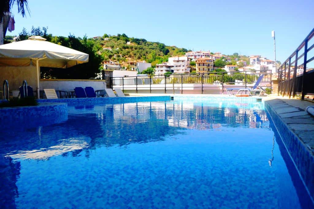 Denise Hotel