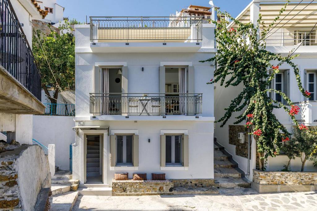 Breezy Rooftop House