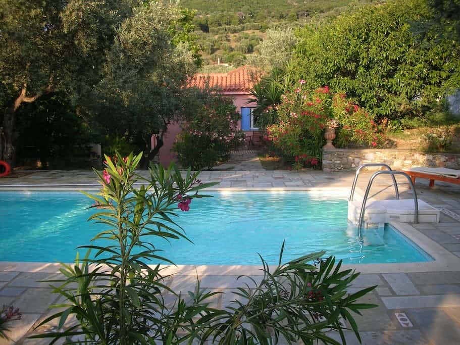 Armoloi villa